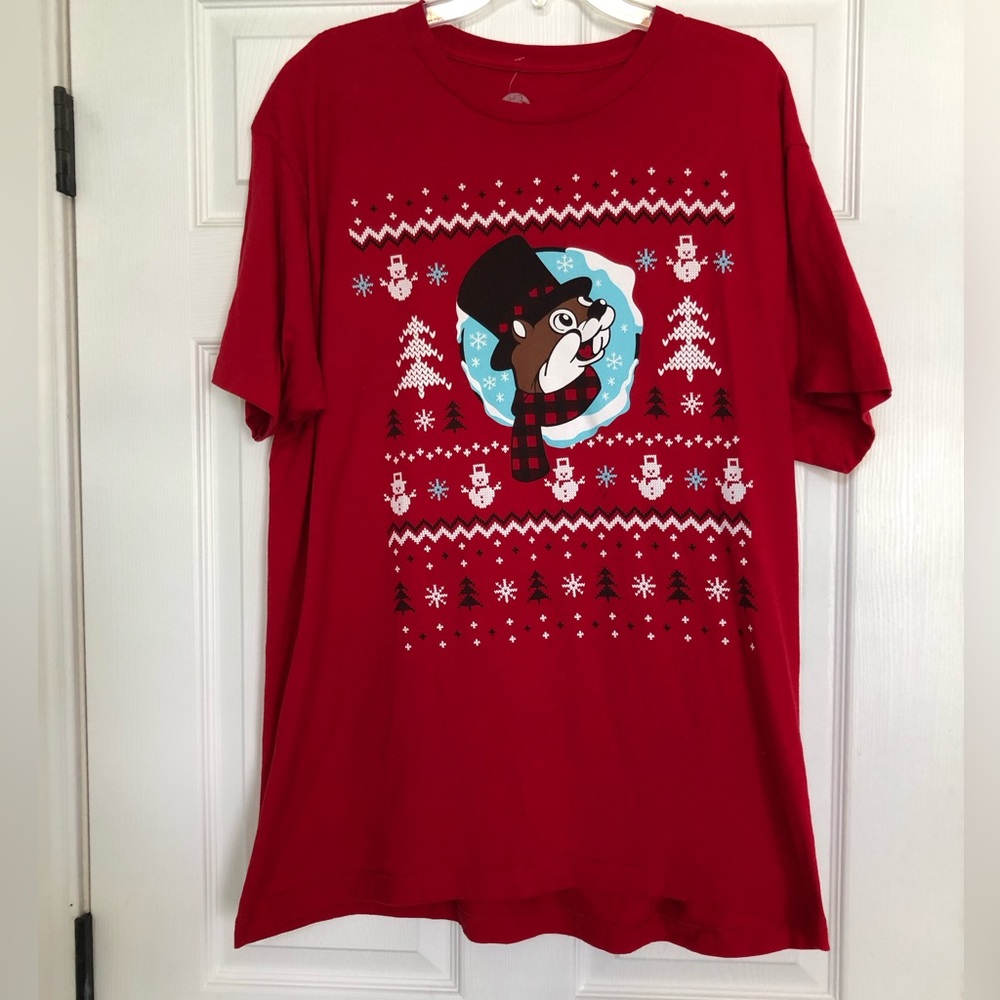 Buc-ees Christmas t-shirt